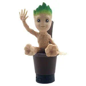 Boquilla personal 3D Groot sentado con la mano levantada