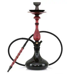 Japona Hookah Amur Red-Black cachimba rusa de 60 cm con acabado rojo y negro exclusivo, verdadera obra maestra con mástil de madera tostada con formas enlazadas y partes en acero inoxidable, plato con parte de acero y madera y base de cristal soplado a mano con encaje a presión en The Good Shisha