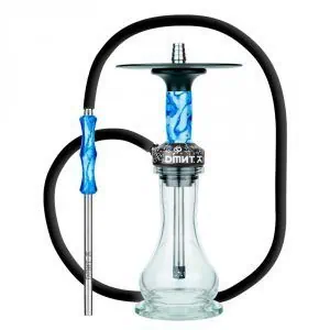Cachimba DMNT Alkimia mini española de 37 cm con diseño de la era vikinga, acero inoxidable, mástil de resina de colores llamativos, recogemelazas integrado y maletín de transporte en The Good Shisha