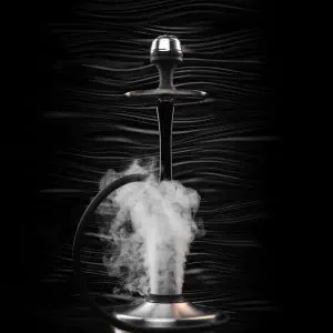 Cachimba Hawk Hookah Up Evo rusa innovadora con purga vertical desde la base que cubre completamente la cachimba de humo, fabricada en acero inoxidable V2A primera calidad y mástil recubierto de madera tratada, con base de acero inox que mantiene el agua fría en The Good Shisha