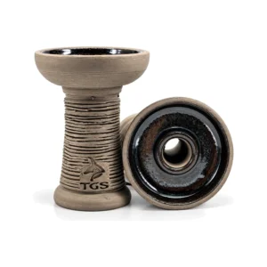 Cazoleta TGS Black de barro gris con textura de torno y interior esmaltado en negro con logotipo TGS