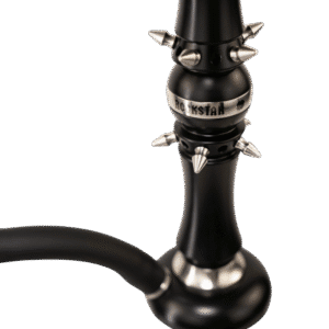 Cachimba Hookah Place Rock Star rusa de 60 cm fabricada en poliacetal de primera calidad y acero inoxidable con base transparente estilo ruso, purga por los orificios en la esfera del mástil, conector de manguera con juntas tóricas y difusor extraíble en The Good Shisha