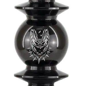 Cachimba Mani Sultan Wakanda inspirada en Wakanda con aluminio anodizado, acero inoxidable, base de vidrio grueso y acabados premium trabajados a mano