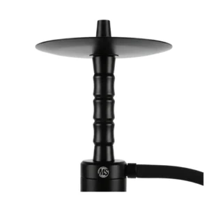 Cachimba MS Magma Origin Mashisha compacta de aproximadamente 36 cm fabricada en aluminio ligero con sistema de purga vertical que expulsa el humo hacia arriba atravesando el plato, base de cristal con cierre tipo Click, difusor desmontable, manguera de silicona, boquilla metálica, cazoleta de silicona compatible Kaloud y pinzas en The Good Shisha